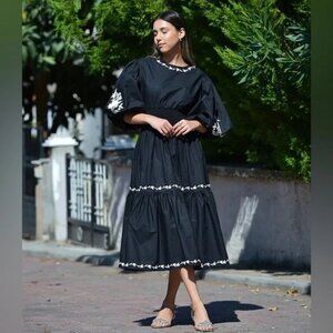 Fanm Mon Black Sundial Floral Embroidered‎ Puff Sleeve Smocked Tiered Midi S